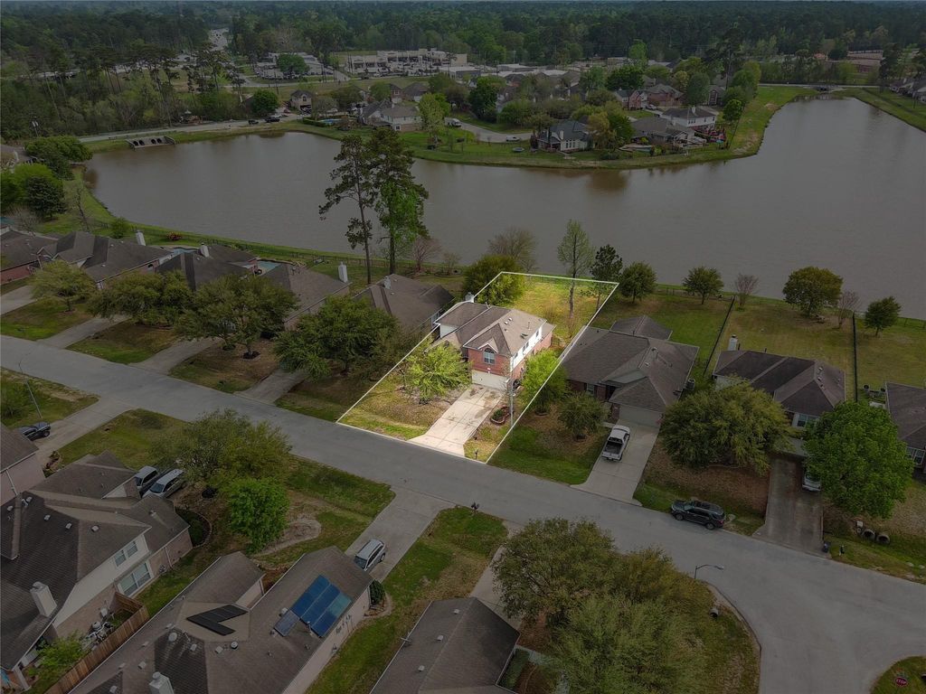 9219 E Lakeside Drive, Magnolia, TX 77354