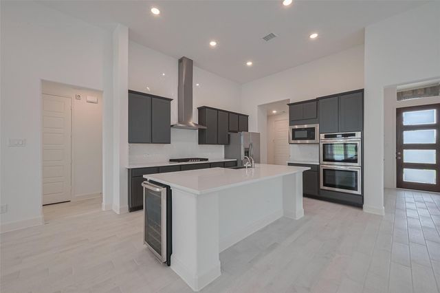 2825 Golden Isle Drive, Texas City, TX 77568