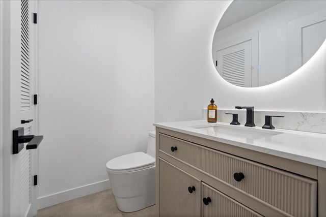 39 E Schiller Street 1E, Chicago, IL 60610