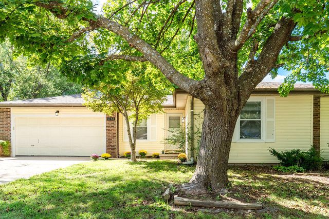 5783 South Franklin Avenue, Springfield, MO 65810