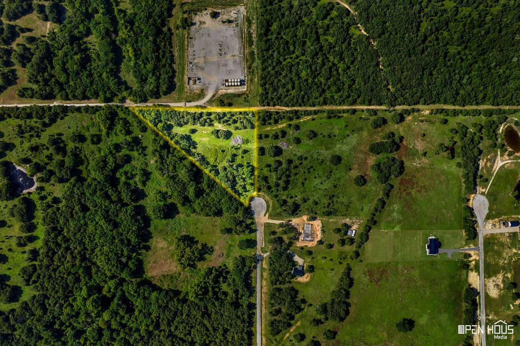 355 Trailride Lane, Nocona, TX 76255