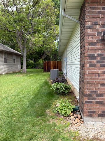 3704 N 10th Street, Ozark, MO 65721