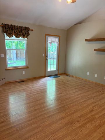 3704 N 10th Street, Ozark, MO 65721