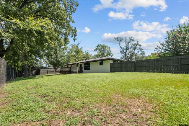 2515 Preston Ave, Tyler, TX 75701