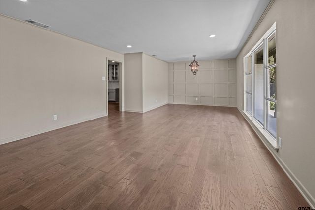 2515 Preston Ave, Tyler, TX 75701