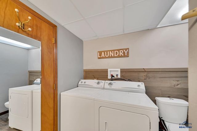 11775 PROSPECT RD, Hill City, SD 57745