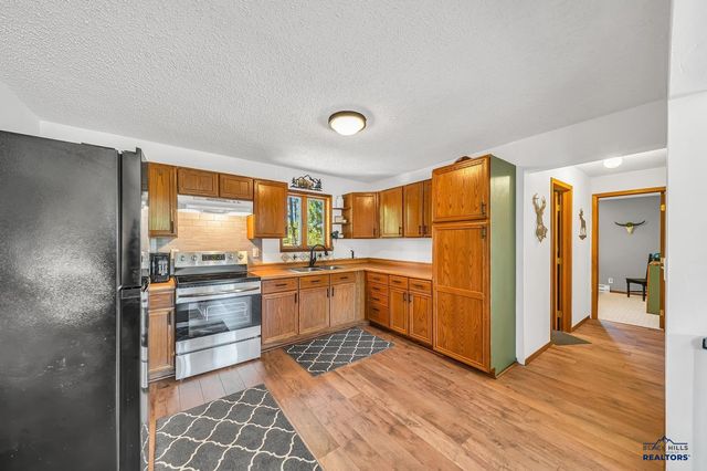 11775 PROSPECT RD, Hill City, SD 57745