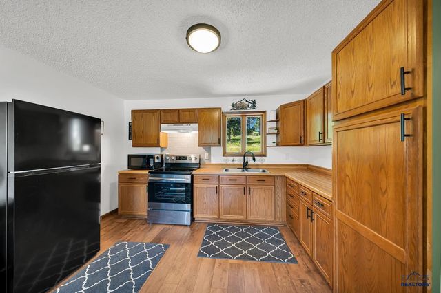 11775 PROSPECT RD, Hill City, SD 57745