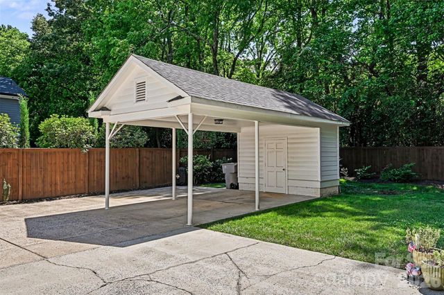 533 King Edward Road, Charlotte, NC 28211