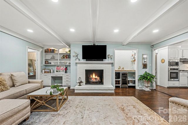 533 King Edward Road, Charlotte, NC 28211