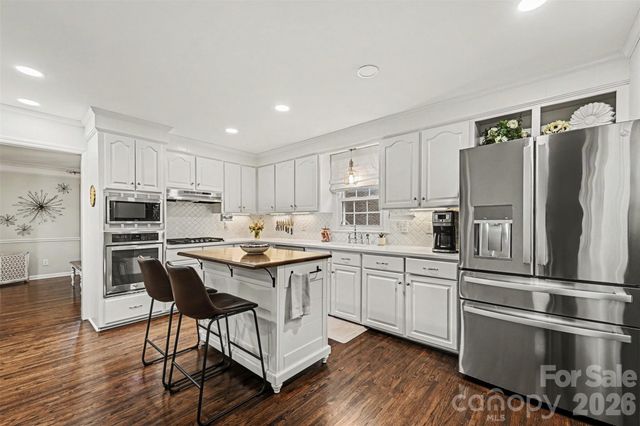 533 King Edward Road, Charlotte, NC 28211