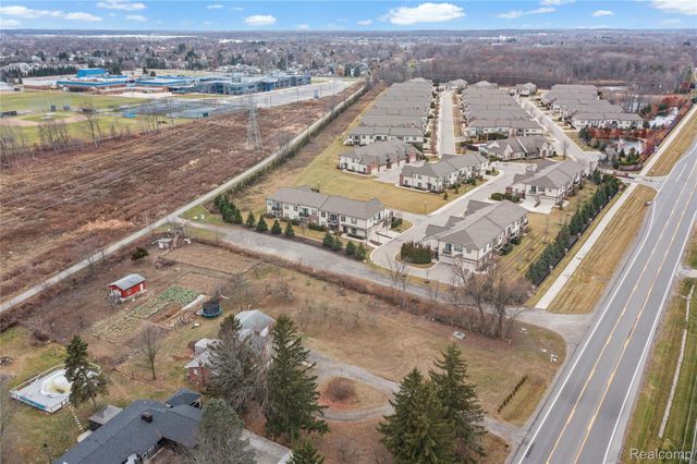 2041 W Maple Road, Commerce Charter Township, MI 48390