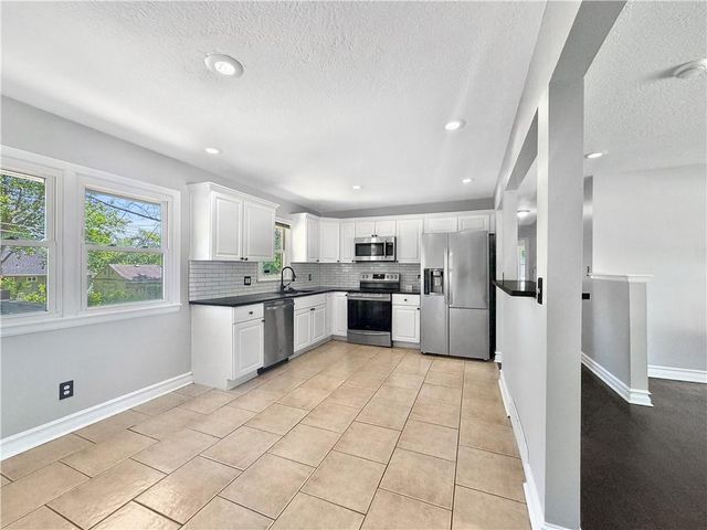 3809 S Drumm Avenue, Independence, MO 64055
