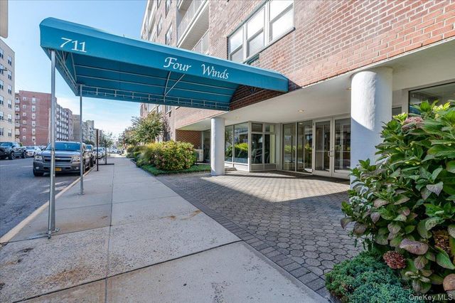 711 Shore Rd 1J, Long Beach, NY 11561