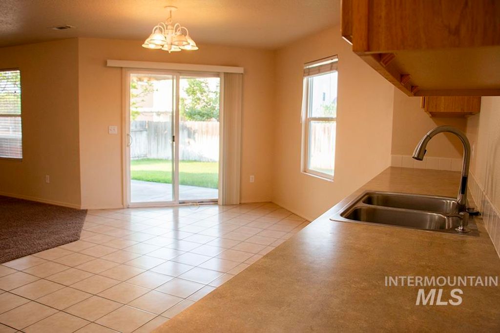 37 N Willow Wind Way, Nampa, ID 83651 photo 3