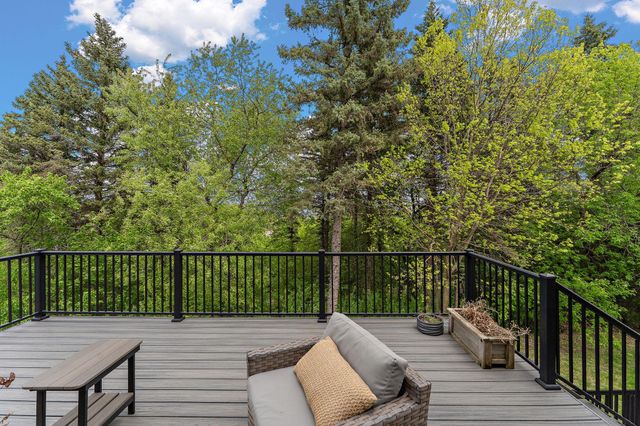 9289 Summerlin Court, Woodbury, MN 55129