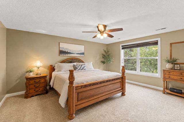 9289 Summerlin Court, Woodbury, MN 55129
