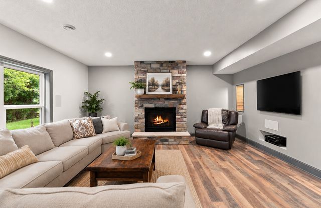 9289 Summerlin Court, Woodbury, MN 55129