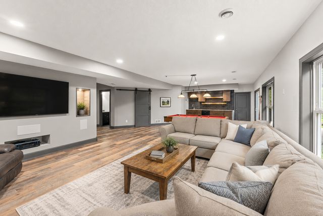 9289 Summerlin Court, Woodbury, MN 55129