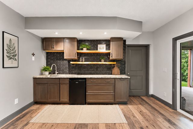 9289 Summerlin Court, Woodbury, MN 55129