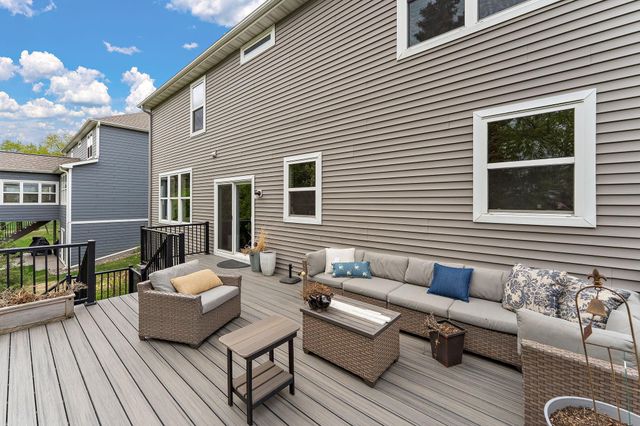 9289 Summerlin Court, Woodbury, MN 55129