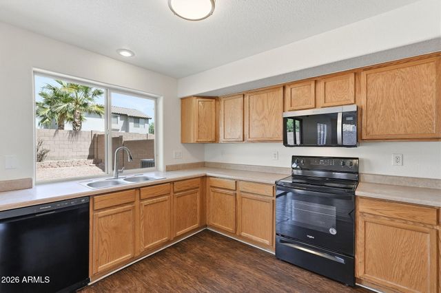 12422 W EL NIDO Lane, Litchfield Park, AZ 85340