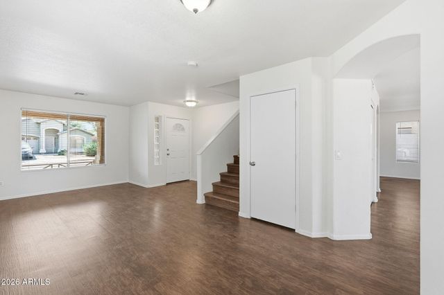 12422 W EL NIDO Lane, Litchfield Park, AZ 85340