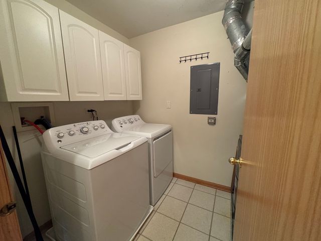 2268 VANDERBILT Drive 2268, Geneva, IL 60134