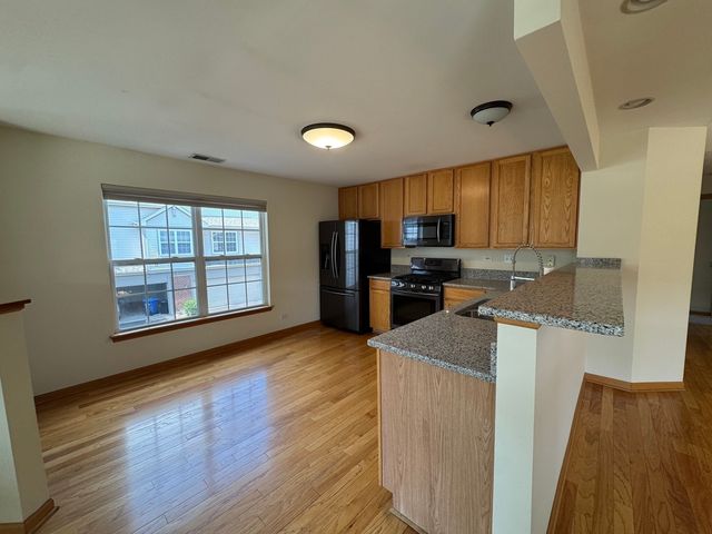 2268 VANDERBILT Drive 2268, Geneva, IL 60134