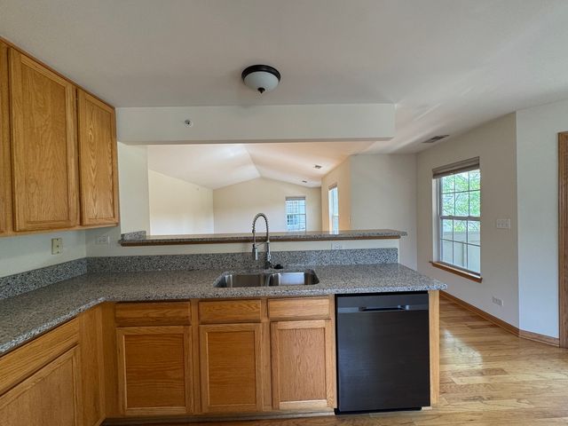 2268 VANDERBILT Drive 2268, Geneva, IL 60134