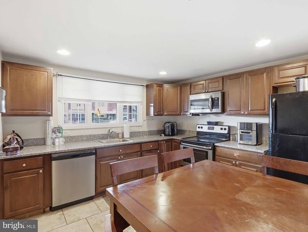 2957 FREEWAY FWY, Baltimore, MD 21227