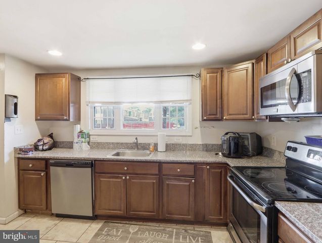 2957 FREEWAY FWY, Baltimore, MD 21227