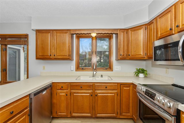 9635 Quail Ridge, Urbandale, IA 50322