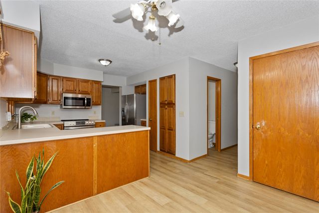 9635 Quail Ridge, Urbandale, IA 50322