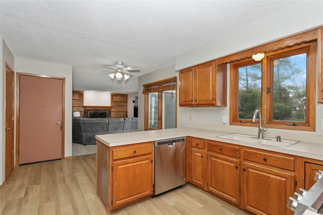 9635 Quail Ridge, Urbandale, IA 50322