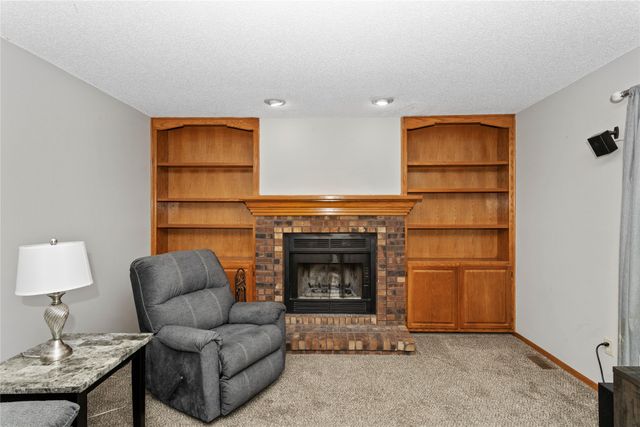 9635 Quail Ridge, Urbandale, IA 50322