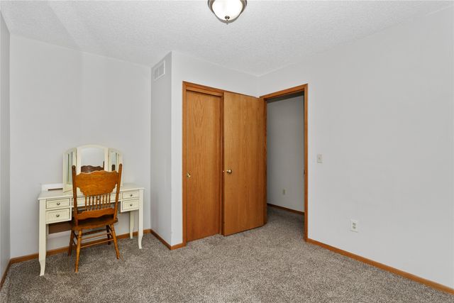 9635 Quail Ridge, Urbandale, IA 50322