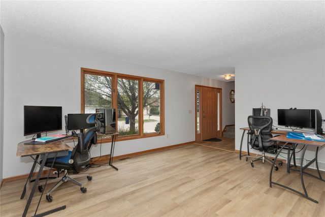 9635 Quail Ridge, Urbandale, IA 50322