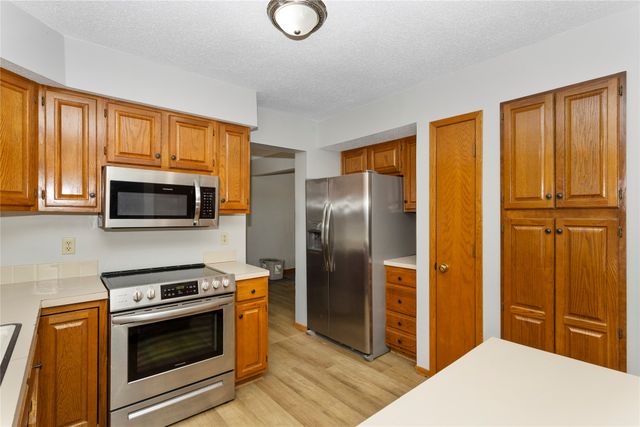 9635 Quail Ridge, Urbandale, IA 50322