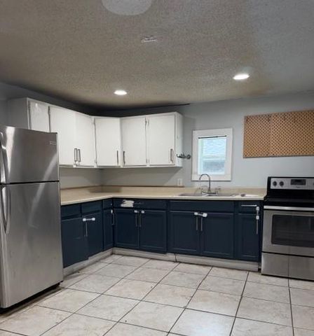 2512 Everett Avenue, Kansas City, KS 66102