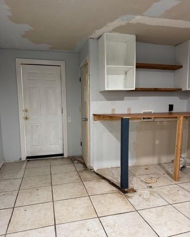 2512 Everett Avenue, Kansas City, KS 66102