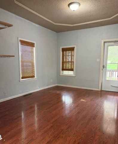 2512 Everett Avenue, Kansas City, KS 66102