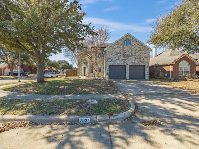 7921 Crystal Creek Circle, Fort Worth, TX 76137