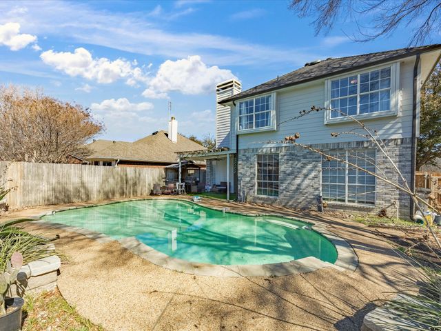 7921 Crystal Creek Circle, Fort Worth, TX 76137