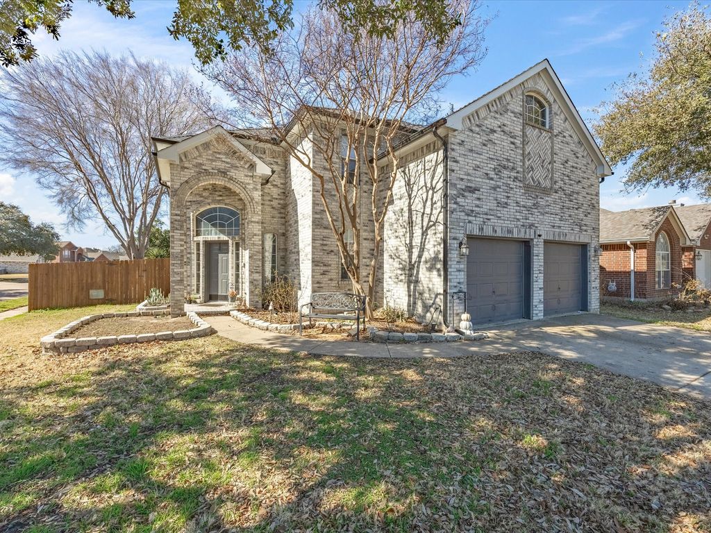 7921 Crystal Creek Circle, Fort Worth, TX 76137