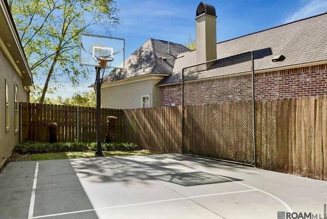 13604 Paddington Ln, Baton Rouge, LA 70810