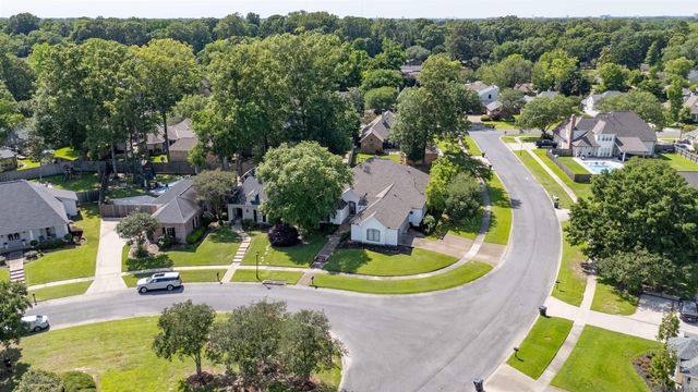 13604 Paddington Ln, Baton Rouge, LA 70810