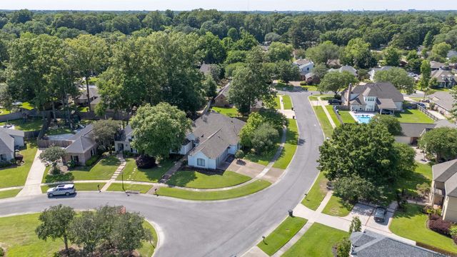 13604 Paddington Ln, Baton Rouge, LA 70810