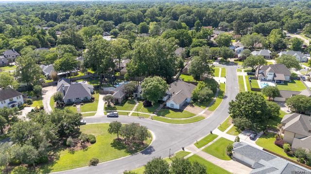 13604 Paddington Ln, Baton Rouge, LA 70810
