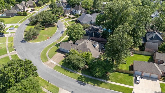 13604 Paddington Ln, Baton Rouge, LA 70810